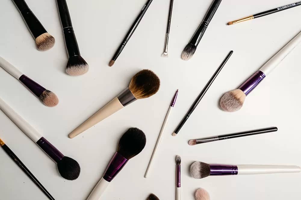 Come pulire al meglio i pennelli per il make-up